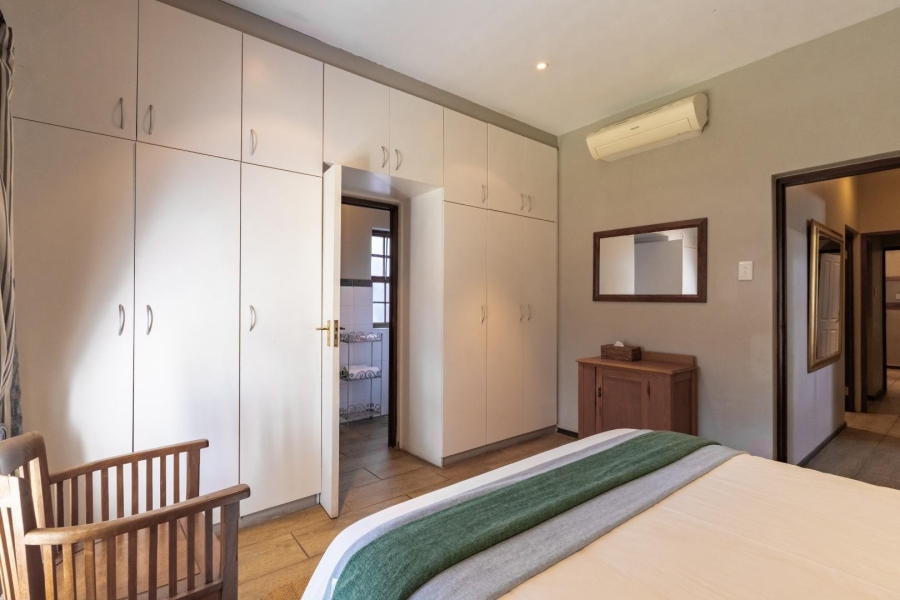 To Let 4 Bedroom Property for Rent in Franschhoek Western Cape